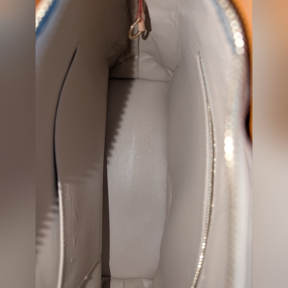 Authentic Louis Vuitton Houston Embossed Monogram Vernis Leather Tote Bag - Picture 7 of 14